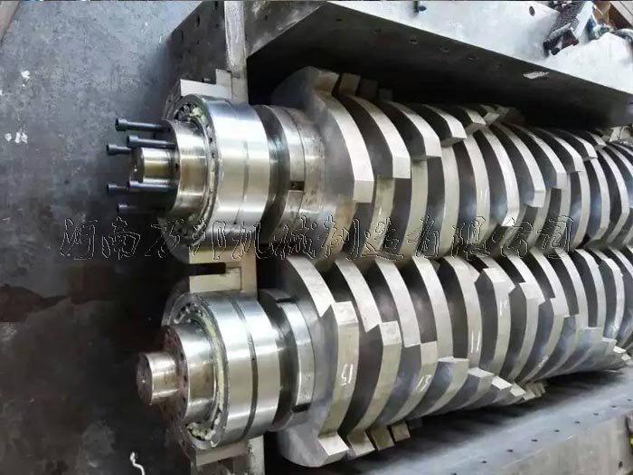 廢舊家具撕碎機(jī)