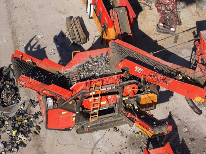 養(yǎng)殖場動(dòng)物尸體無害化破碎處理設(shè)備中雙軸撕碎機(jī)應(yīng)用意義重大