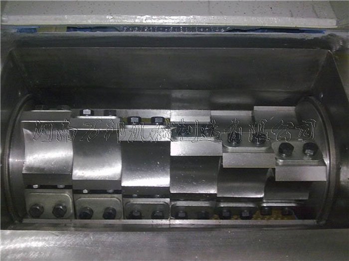 塑料破碎機內(nèi)部