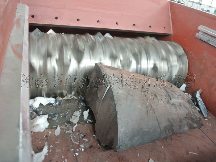 塑料撕碎機(jī)