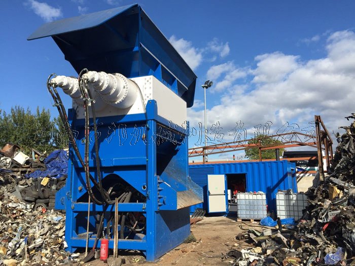 汽車殼撕碎機(jī)