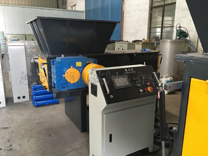 單軸塑料撕碎機