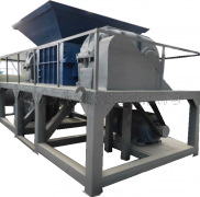 選購雙軸撕碎機設備時要注意以下幾點